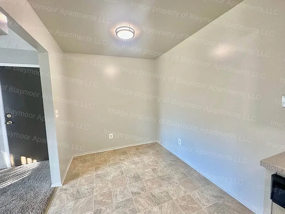 1 bed, 900 sqft, $1,100 — Photo 4