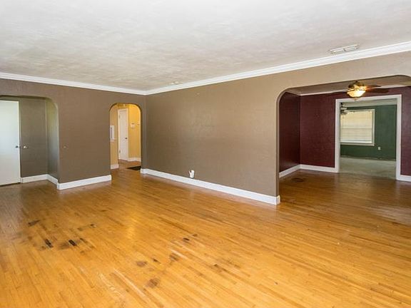 4th image of 680 Avenue E SE