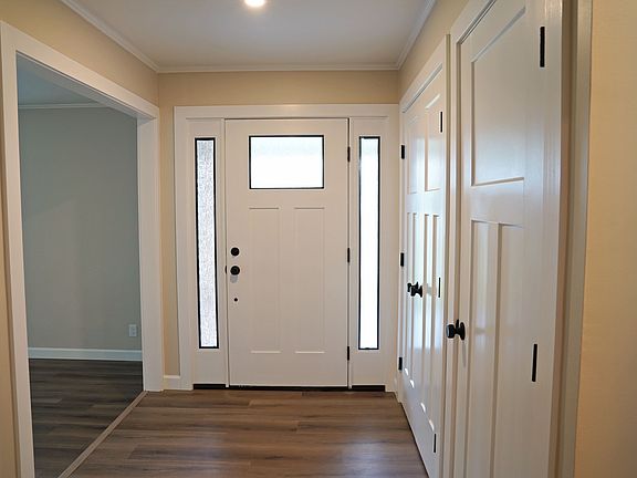 3rd image of 612 Southgate Rd