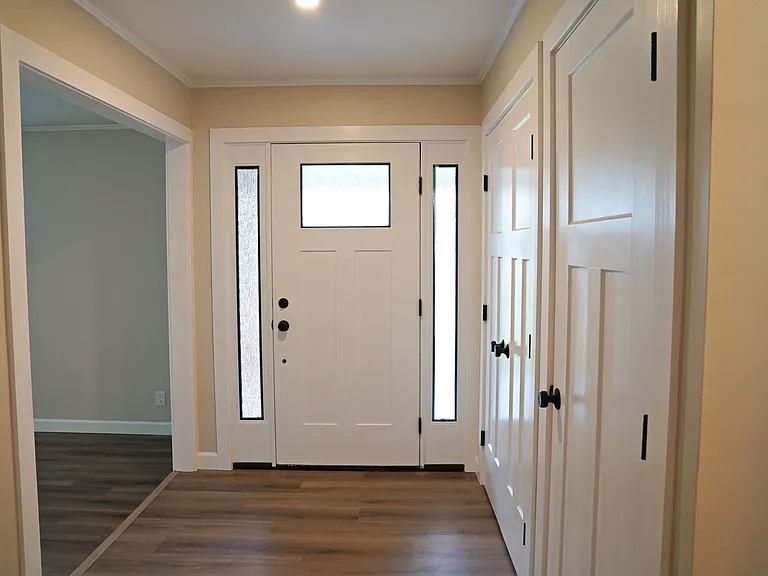 612 Southgate Rd — Photo 3