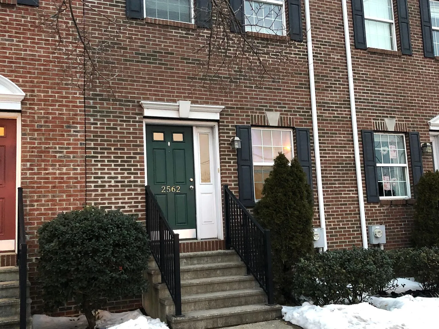 3 bed, 2.5 bath, 1408 sqft, $2,100 — Photo 1