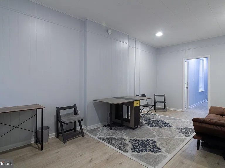 1217 N King St — Photo 10