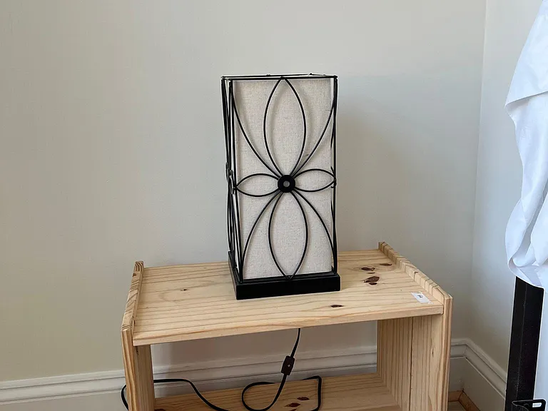 Level 3
Bedroom 2 Side Table with Lamp