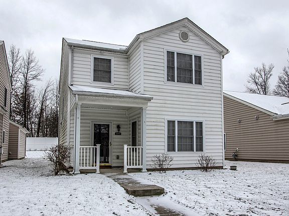 3rd image of 3493 Ash Hill Way