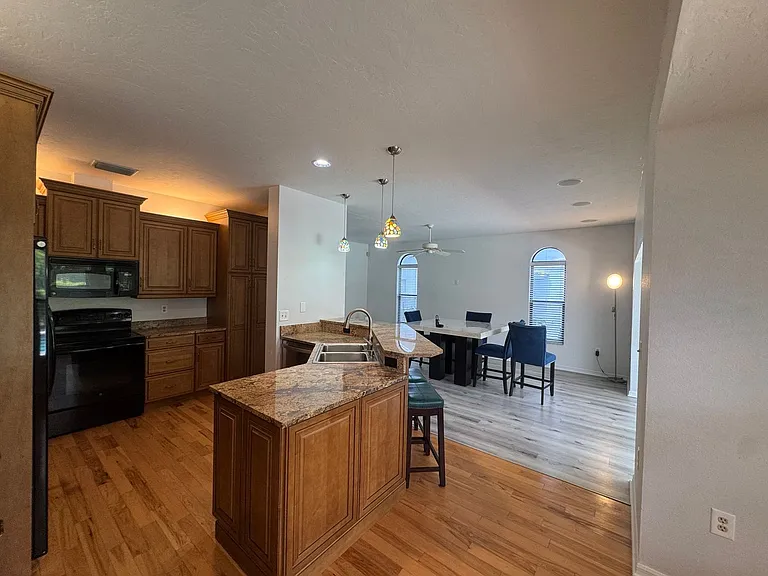 6077 Marella Dr — Photo 5