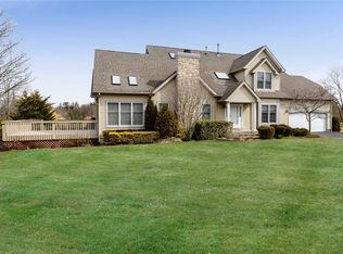 12 Sparrow Ct, Glen Cove, NY 11542