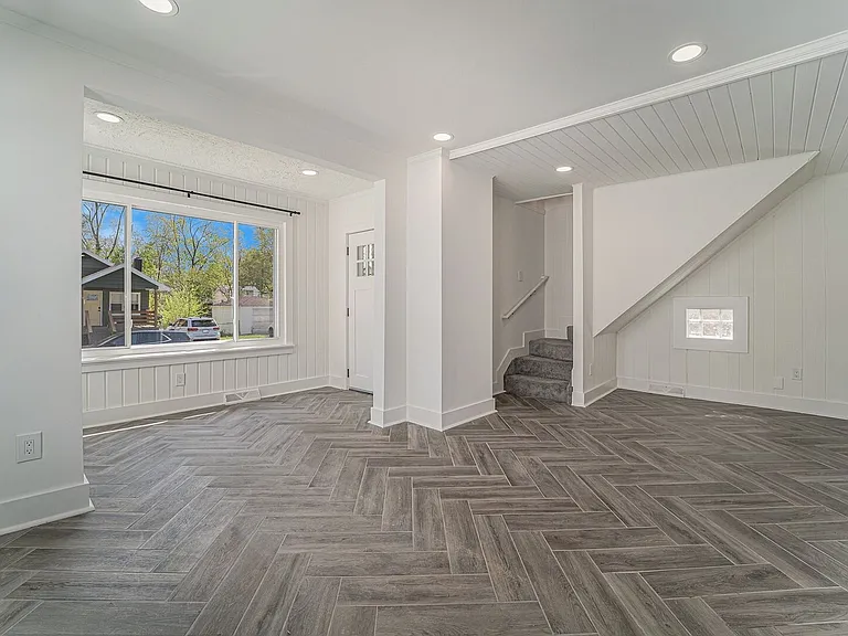 575 E Drayton St — Photo 4
