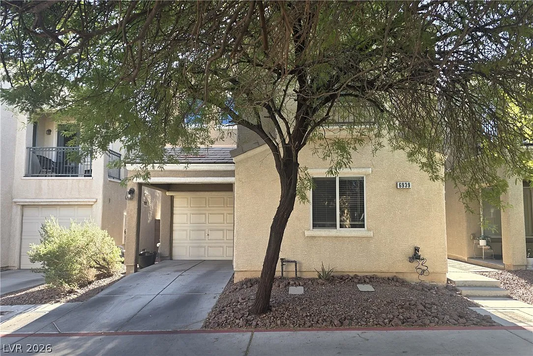 3 bed, 2.5 bath, 1549 sqft, $1,892 — Photo 1