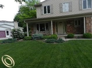 19999 Coachwood Rd, Riverview, MI 48193