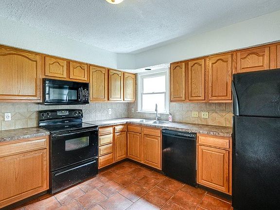 2nd image of 1168 Myrtle Ave
