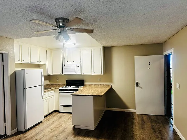 Moss Garden Apartments — Photo 14