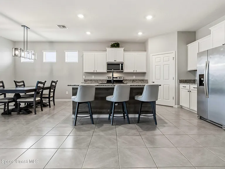 5349 Waterfall Pl — Photo 3