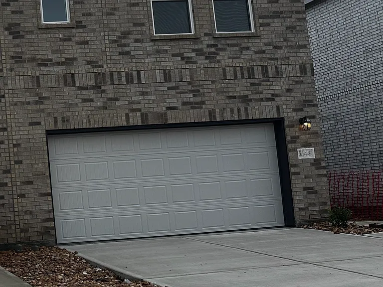 2144 Salinas Dr — Photo 1