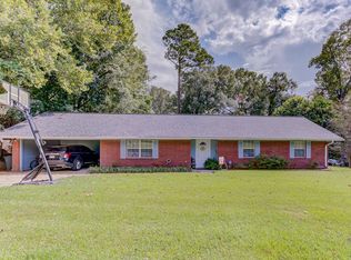 528 Oakwood Dr, Vicksburg, MS 39180
