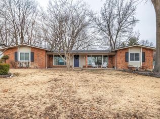 36 Manson Dr, Chesterfield, MO 63017