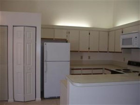 2nd image of 4397 Woodstock Dr APT B