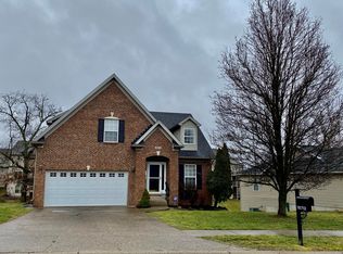10713 Black Walnut Blvd, Louisville, KY 40229