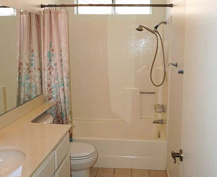 1366 Fairway Oaks Ave — Photo 14