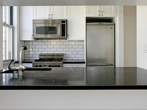 4th image of 350 W 14th St APT 7D
