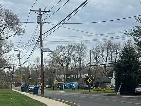 5th image of 423 Lawrenceville Rd #R