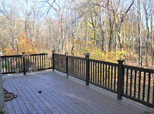 29R Willowdale Ter, Albany, NY 12205