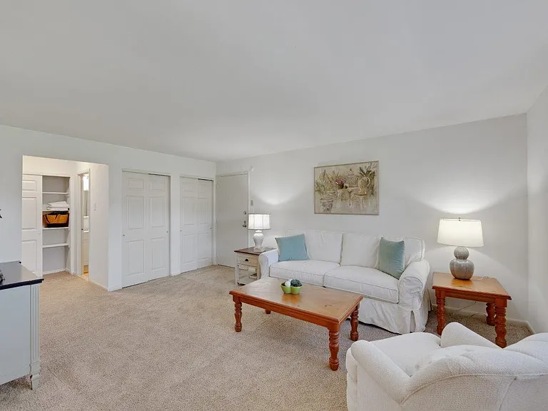 Blair Mill Village West Apartment Homes — Photo 8