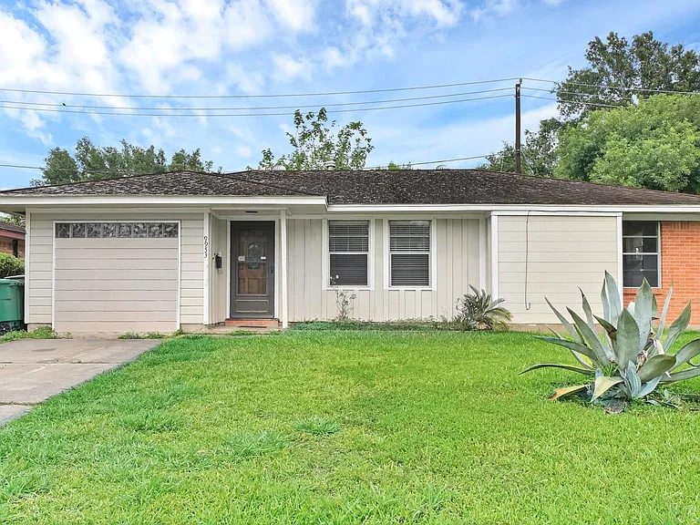 9953 Mango St — Photo 1