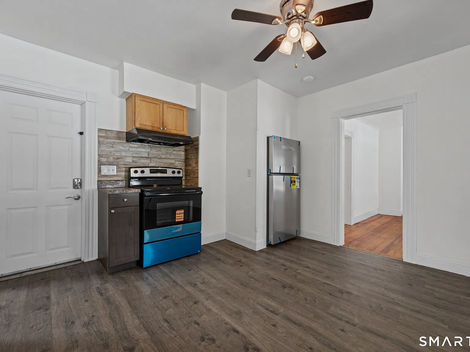 3 bed, 1.0 bath, 1042 sqft, $1,600 — Photo 4