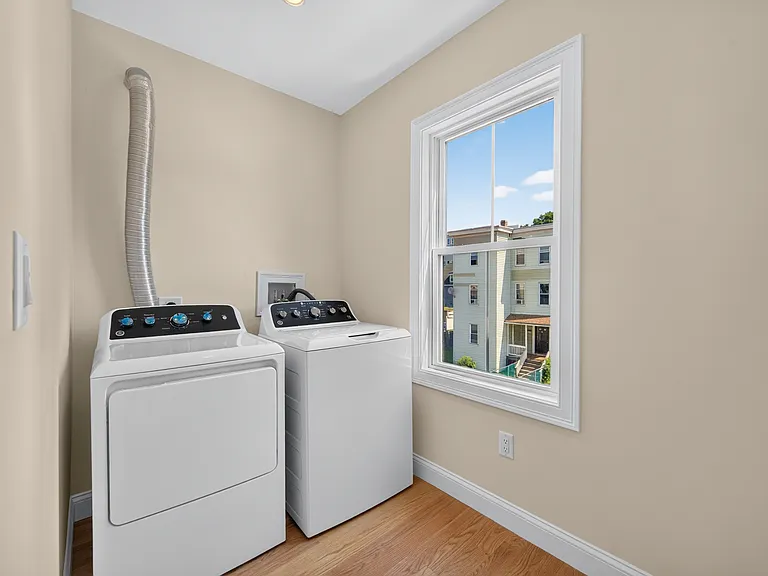 25 Richfield St #2 — Photo 16