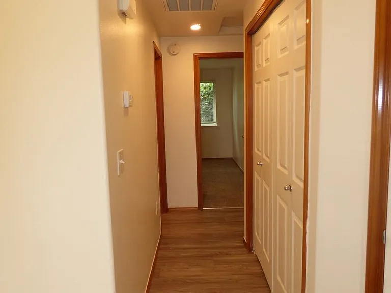 5699 Waln Creek Ct S — Photo 26