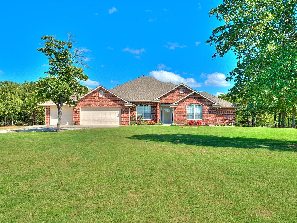 1st image of 105 Lakeridge Dr
