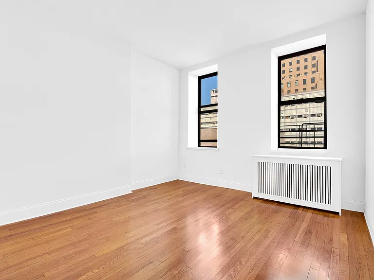 426 W 49th St #5D — Photo 4