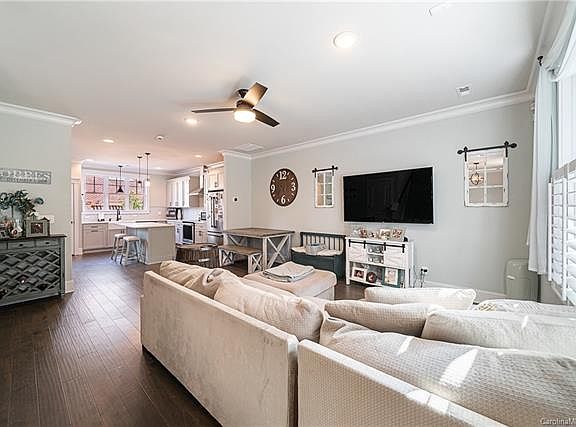 3rd image of 433 Nobles Way