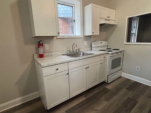 4th image of 515 E 8th St