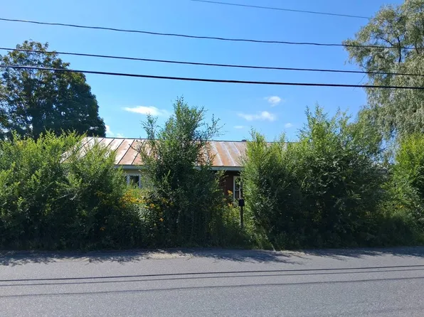 10 W Kingfield Rd, Kingfield, ME 04947
