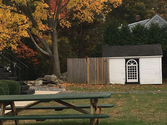 Large Landscaped Yard