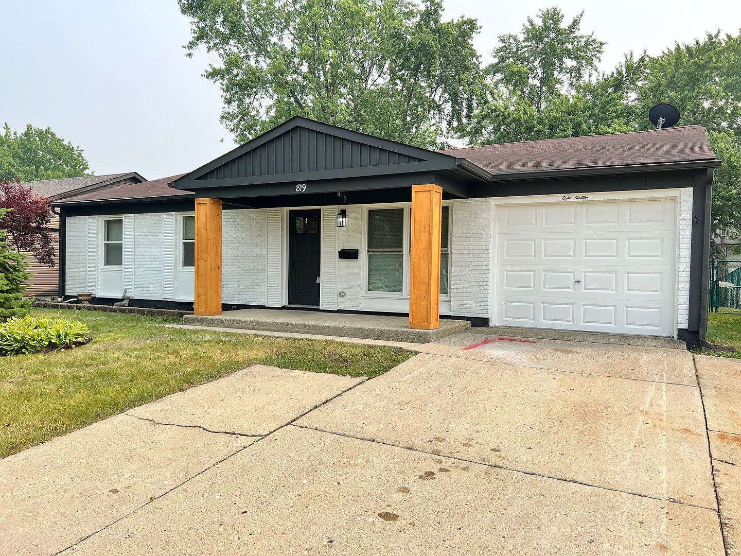 819 E Streamwood Blvd, Streamwood, IL 60107 | Zillow