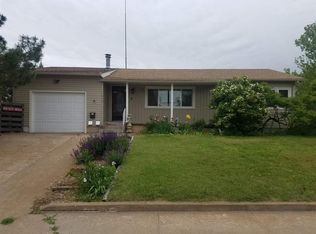 519 W Chestnut St, Ness City, KS 67560