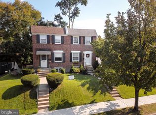613 Acorn St, Philadelphia, PA 19128