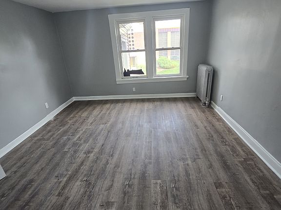 3rd image of 325 N Grove St #G2