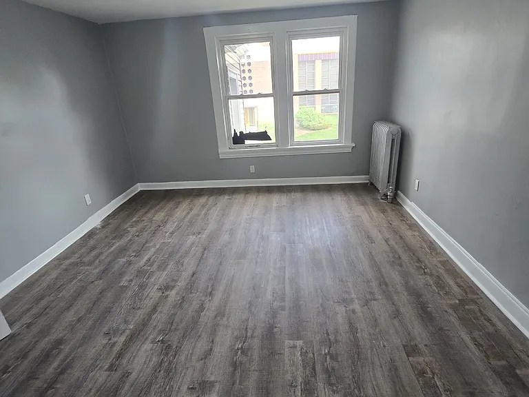 325 N Grove St #G2 — Photo 3