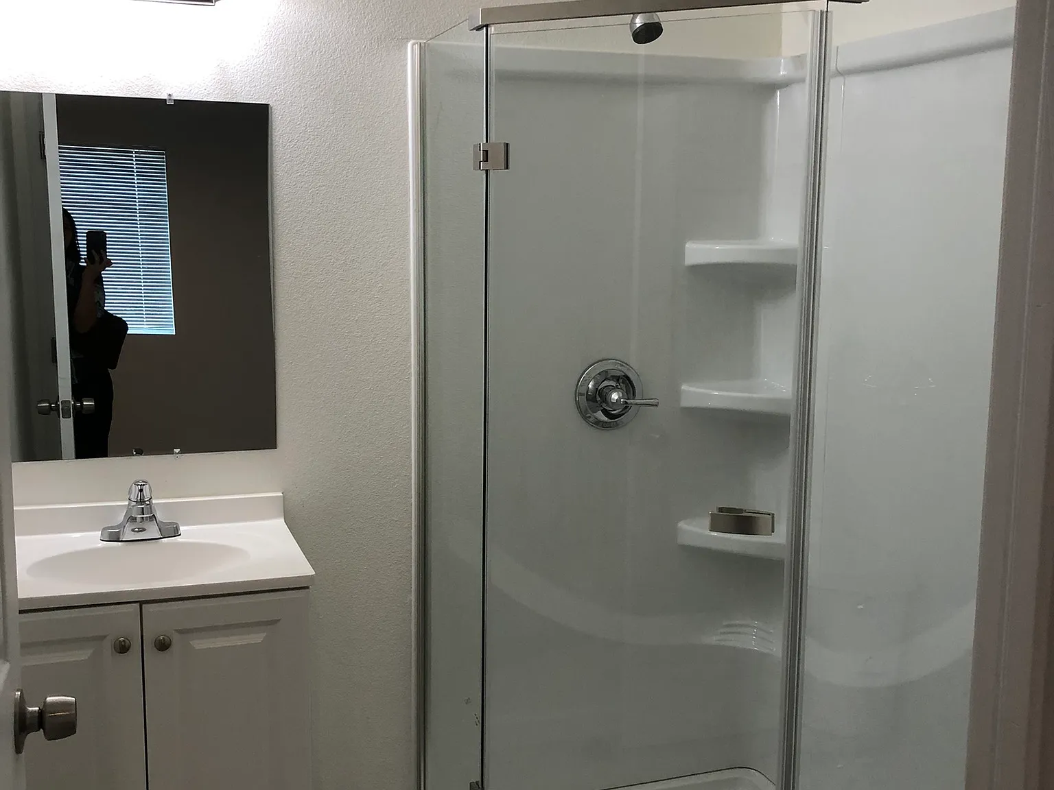 2 bed, 798 sqft, $2,100 — Photo 3