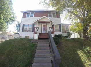 419 W Dover Ct, Davenport, IA 52803