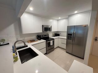 Roney Palace Condominium, Miami Beach, FL 33139