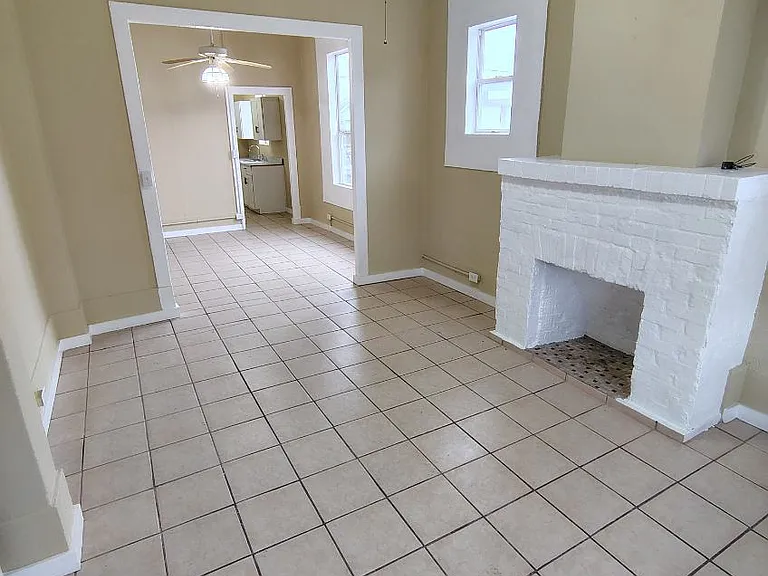 509 E Johnston Ave — Photo 2