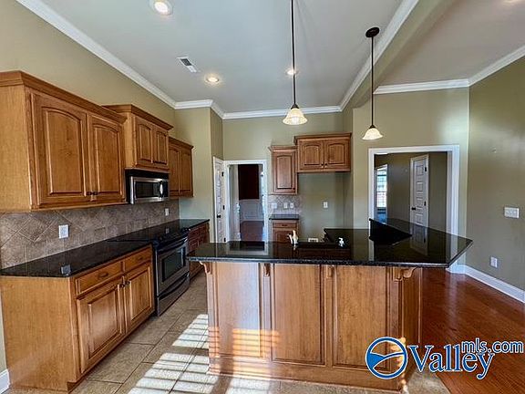 2nd image of 114 Bentridge Dr