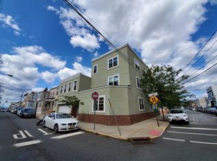 560 67th St APT 1, West New York, NJ 07093