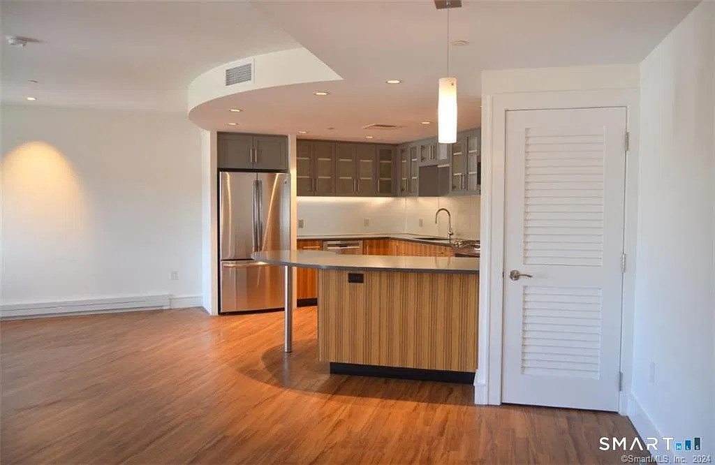 5 Church Ln — Photo 2
