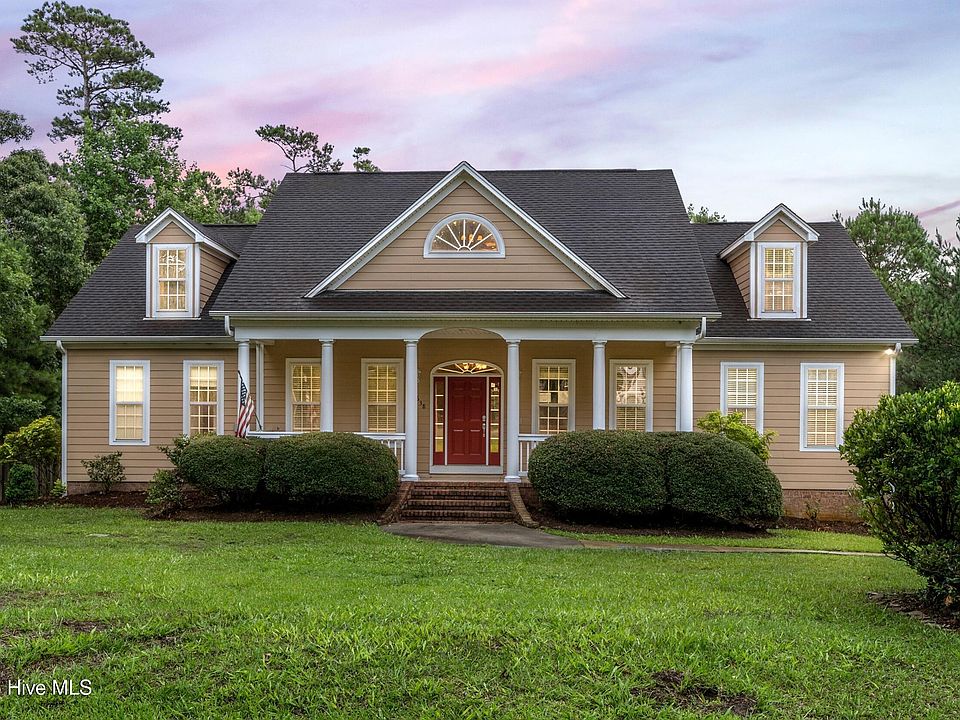 1st image of 638 Ravenswood Road
