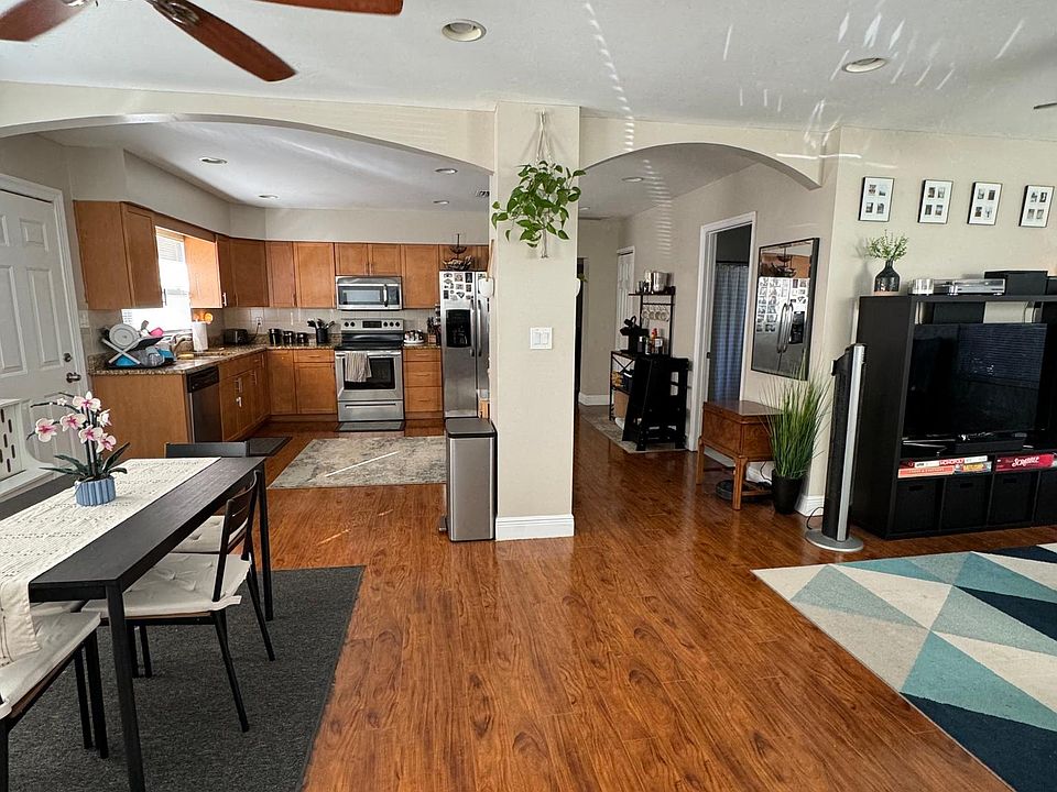 1st image of 612 N Excelda Ave
